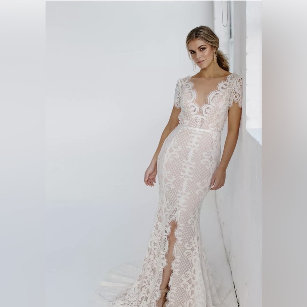 Karen Willis Holmes Aisling Gown